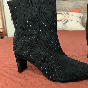 STUNNING Black Vallea Bootie